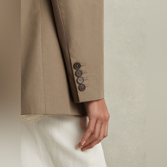 Reiss “Hope” Single Breasted Cotton Blazer
NWT Retail 425 usd - Picture 5 of 6